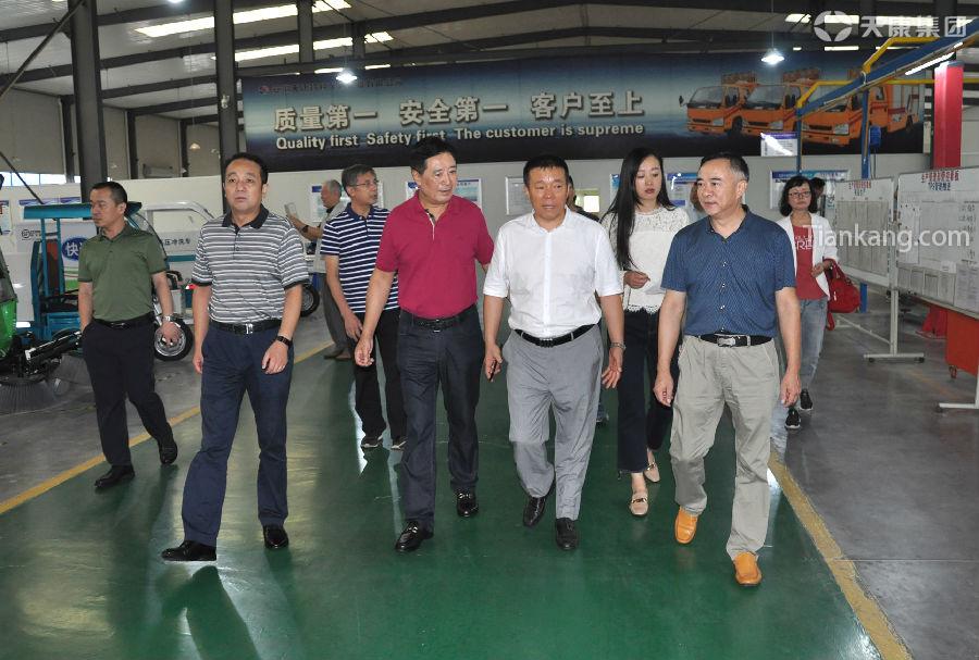 中國城市經濟學會中小城市經濟發展委員會秘書長楊中川一行蒞臨天康調研工作